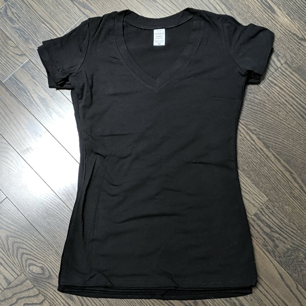 New black t-shirt